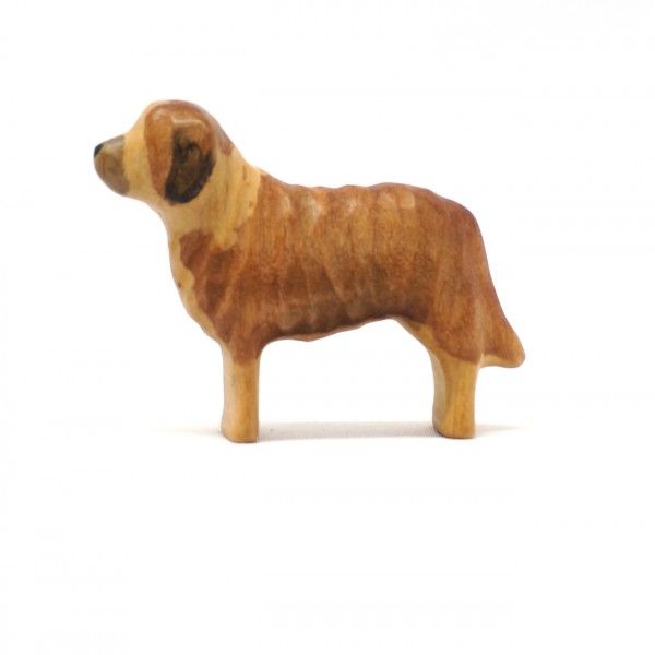 kleiner brauner Hund aus Holz von buntspechte-holzspielfiguren.de